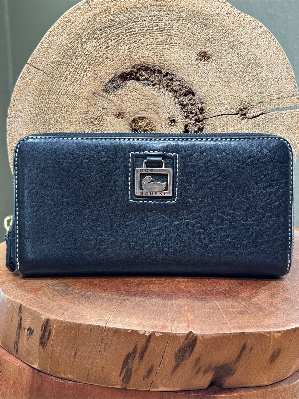 RARE DOONEY & BOURKE CONTINENTAL ZIP AROUND ACCORDION WALLET